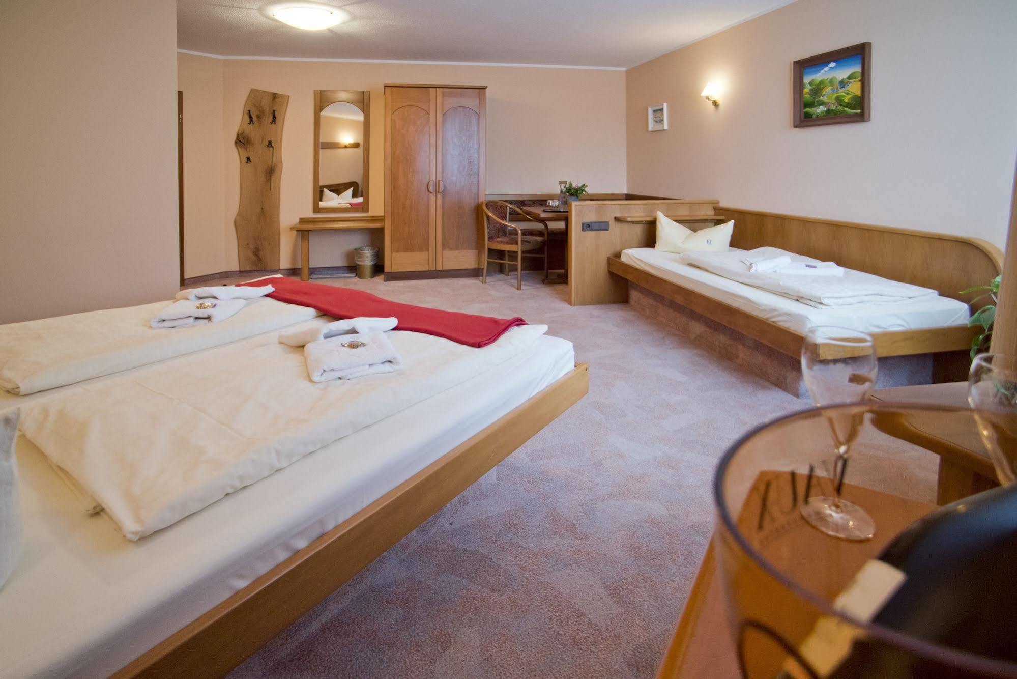 Rennsteighotel Herrnberger Hof 노이하우스암렌웨그 외부 사진